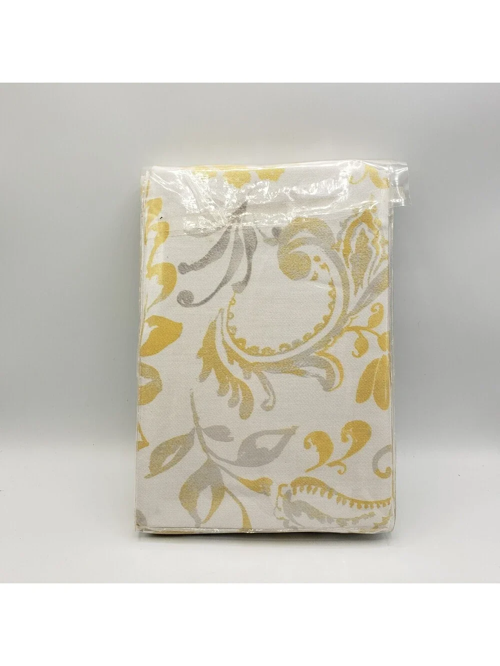 Tahari Home Dinner Napkins Set of 4 NIP Light Yellow and Gray on Cream 20x20